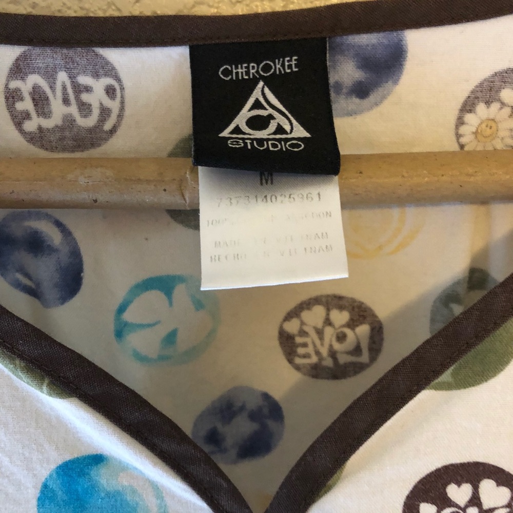 Scrub top - Picture 2 of 3